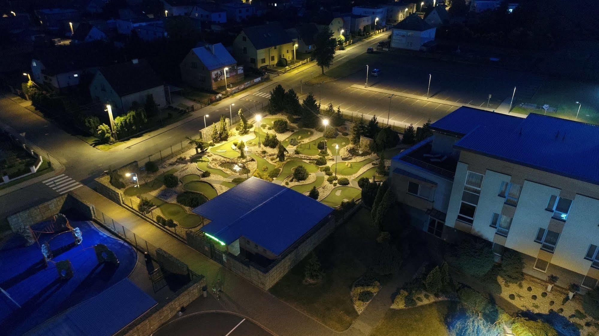 Hotel Buly Arena Kravaře Exterior foto